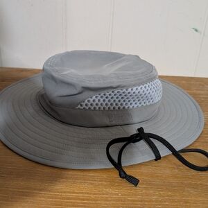 Duluth Trading Co. Light Gray Mesh Vent Sun Hat